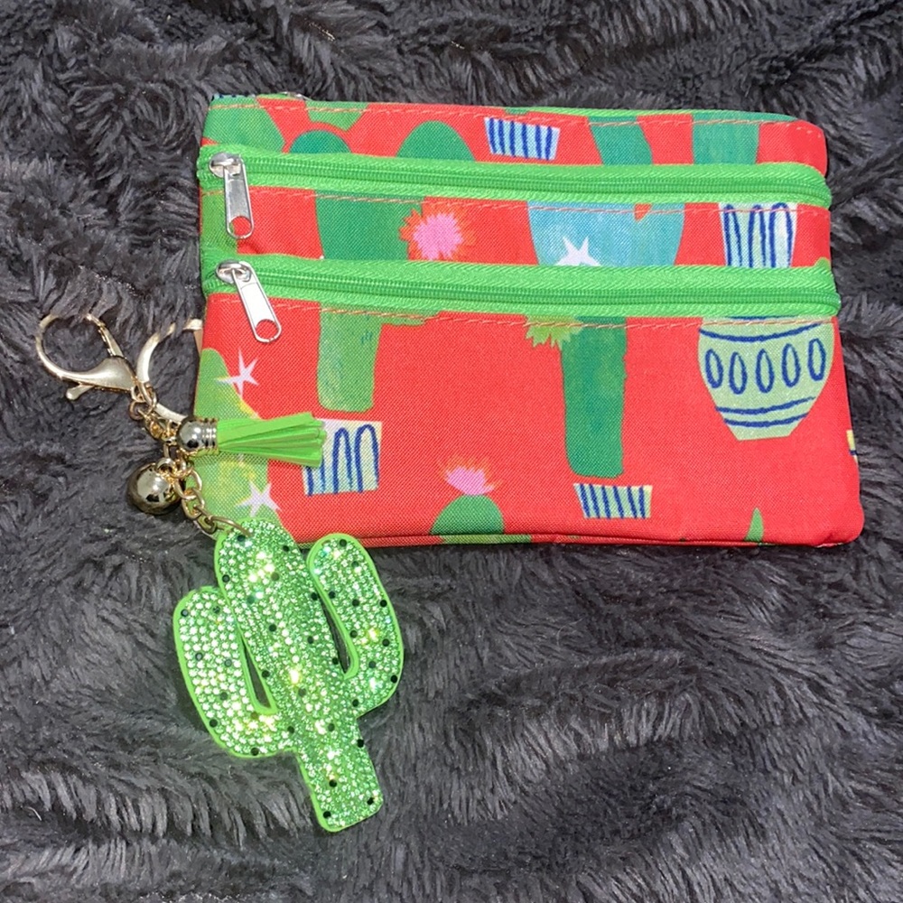 🌵Brand new 2 piece cactus bundle!